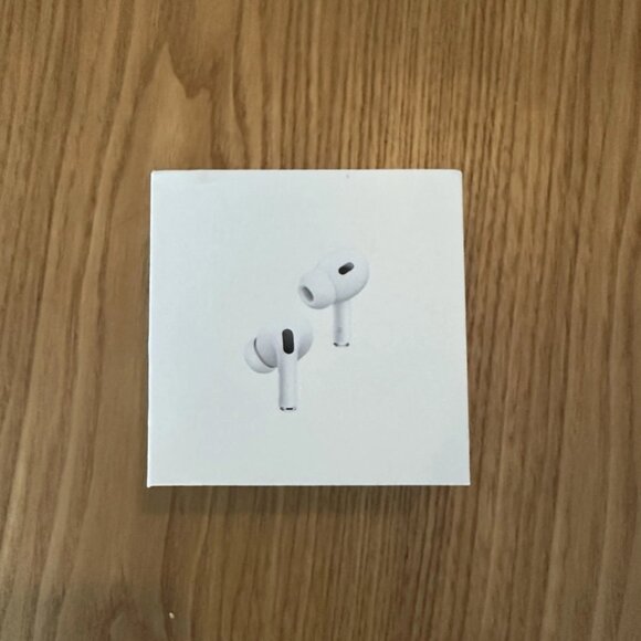 AirPods Pro 2nd Generation with MagSafe Wireless Charging Case - New - Picture 1 of 3